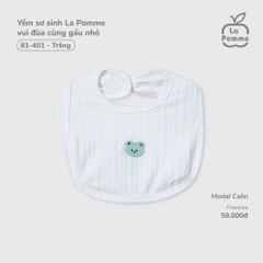 Yếm sơ sinh La Pomme vui đùa cùng gấu nhỏ