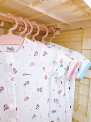 Body cài lệch cộc trắng in hình AV044