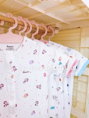 Body cài lệch cộc trắng in hình AV044