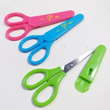 Kéo Xuân Bô chụp mũ