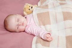 Kinh nghiệm nuôi con: Bé khóc đêm nhiều phải làm sao?