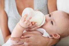 Cùng mẹ giải quyết nỗi lo bé lười bú bình hiệu quả nhất