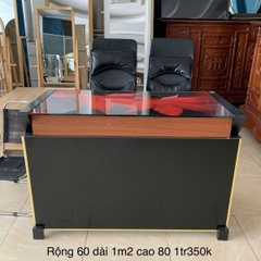Bàn làm việc mặt kính có đèn