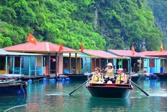 HA LONG BAY NIGHT TOUR WITH SUN WHEEL RIDE AND SEAFOOD DINNER