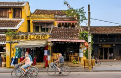 HOI AN NIGHT FOOD TOUR BY ELECTRIC SCOOTER