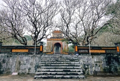 IMPERIAL HUE AND HAI VAN PASS FULL-DAY TOUR