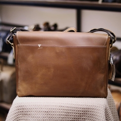 Túi đeo chéo dáng ngang