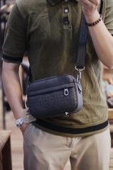 Clutch kiêm túi đeo chéo da đan