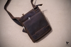 Túi đeo chéo dáng dọc