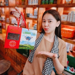 Nho Khô Nguyên Cành Adora st Food Crimson 1 kg đặc sản của Úc