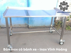 Bàn inox có bánh xe