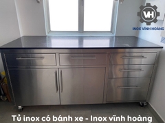 Tủ inox có bánh xe