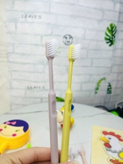 Hộp 10 bàn chải đánh răng cho bé Nội Địa (2)