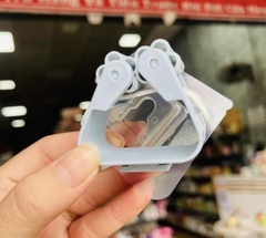 Kẹp treo dụng cụ vệ sinh và chổi lau nhà, kẹp treo đồ gia dụng dán tường đa năng (1)