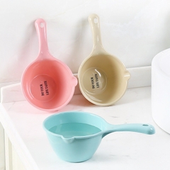 Ca Múc Nước Cán Dài Loại Đẹp (1)