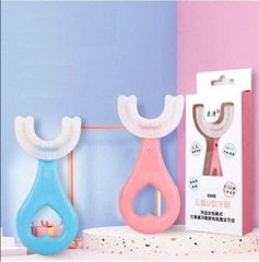 BÀN CHẢI ĐÁNH RĂNG CHỮ U CHO BÉ (1)