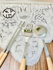 BỘ ĐŨA MUỖNG NĨA INOX CÓ HỘP (2)
