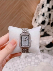ĐỒNG HỒ CHANEL VỠ HỘP NÊN SALE (4)