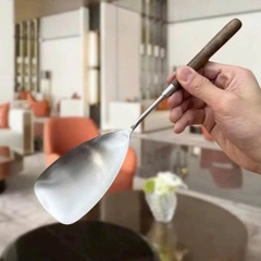 XẺNG XÚC ĐỒ CHIÊN CÓ CÁN SANG TRỌNG (1)