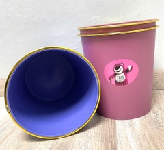 THÙNG RÁC HOẠT HÌNH GẤU DÂU VIỀN VÀNG KUTE (2)