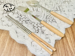 BỘ ĐŨA MUỖNG NĨA INOX CÓ HỘP (2)