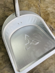 ĐỒ XÚC RÁC BẰNG TÔN MẪU CAO 80cm (3)
