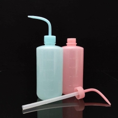 BÌNH TƯỚI CÂY 250ml VÒI CONG (1)
