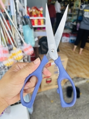 KÉO CẮT NHIỀU MÀU CÓ LỖ KẸP CÀNG CUA (1)