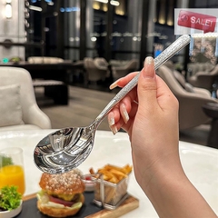 MUỖNG INOX PHONG CÁCH PHƯƠNG TÂY SANG TRỌNG (0.5)