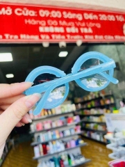 Mắt kính cầu vòng dễ thương cho bé đi du lịch (2)