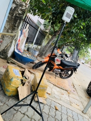 Máy đo nhiệt độ thân thể tự động kèm chân