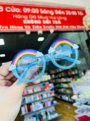 Mắt kính cầu vòng dễ thương cho bé đi du lịch (2)
