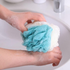 Bông Tắm Tạo Bọt 2 Màu Có Dây Treo(1)