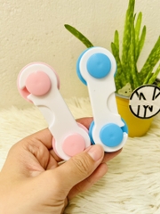 DỤNG CỤ KHOÁ TỦ KIỂU GÀI CHO BÉ (0.5)