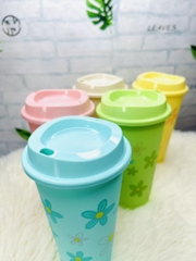 LY NHỰA 473ml UỐNG NƯỚC CÓ NẮP HOA NHIỀU MÀU