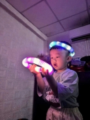 Ống Nhựa Lò Xo Cõ Giãn Có Led Cho Bé (1)