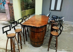 Thùng gỗ trang trí quán Bar
