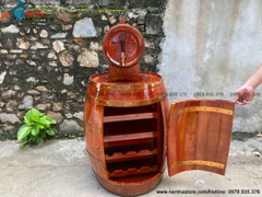 Tủ rượu trang trí làm bằng thùng gỗ Thông