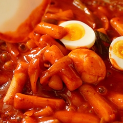 Buffet Ăn Vặt Tokbokki Cho Tín Đồ Mê Món Ăn Hàn Quốc