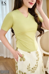 Áo thun nhún eo cổ V, trẻ trung, dễ mặc NKAT2504006