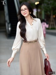 Sơ mi cổ V tay bồng nhẹ nhàng gợi cảm mà tinh tế NKSM2601016