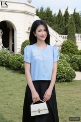 Sơ mi  hoa ngực bo gấu mới lạ, tinh tế NKSM2505003