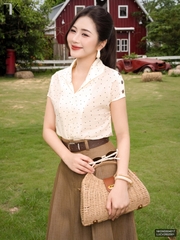 Sơ mi chấm bi vai chờm cúc điệu đà,nhẹ nhàng, xinh xắn NKSM2604017