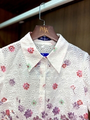 Sơ mi hoa chân cổ đức croptop điệu đà UKSM2505015