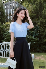 Sơ mi  hoa ngực bo gấu mới lạ, tinh tế NKSM2505003