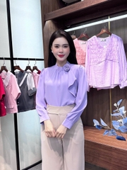 SƠ MI NHÚN CỔ TRÒN HOA NGỰC THỜI TRANG, THANH LỊCH, TRẺ TRUNG UKFSM2408012