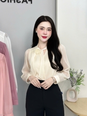 Sơ mi tơ cổ vạt hoa cực xinh xắn UKFSM2409014