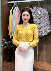 Sơ mi chấm hoa cổ bèo kép, màu tươi tắn, điệu đà UKFSM2409015