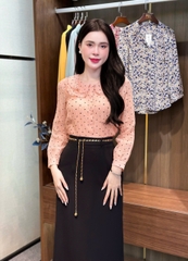 Sơ mi chấm hoa cổ bèo kép, màu tươi tắn, điệu đà UKFSM2409015
