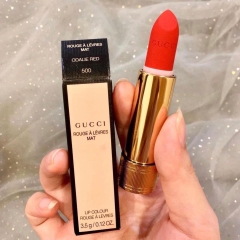 Son Gucci Rouge À Lèvres Mat Lip Colour 500 Odalie Red